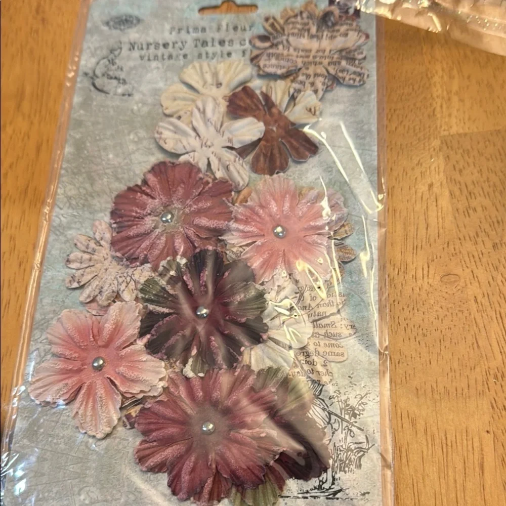 Prima Marketing Floral Embellishments Set
